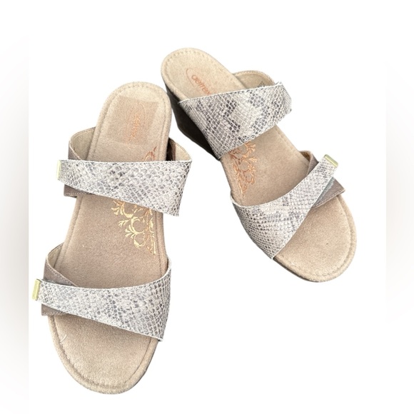 Aetrex Shoes - AETREX Chantel Wedge Sandal Double Strap Snake Leather Orthotic Comfort Size 8.5